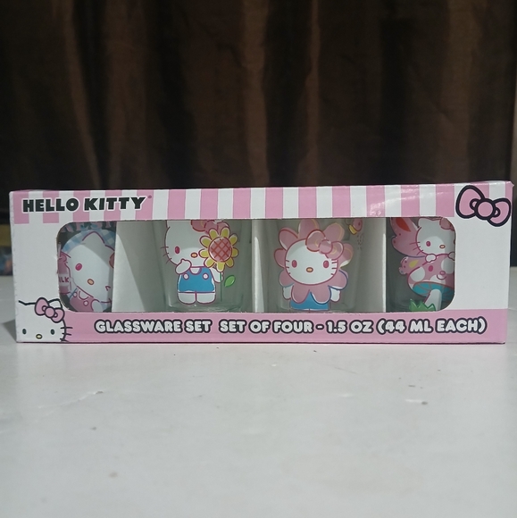 Hello Kitty Shot Glassware Set Of 4 ~ 1.5oz Each (NEW) - Picture 4 of 10